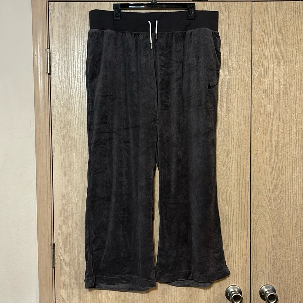 Nike Women’s Gray Terry Sweats NWOT